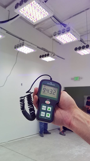 how to use a PAR meter to measure grow light intensity