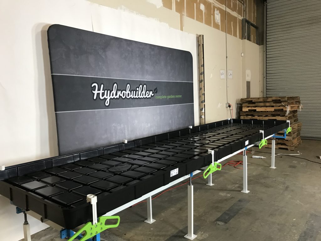 Botanicare hydroponic slide bench system